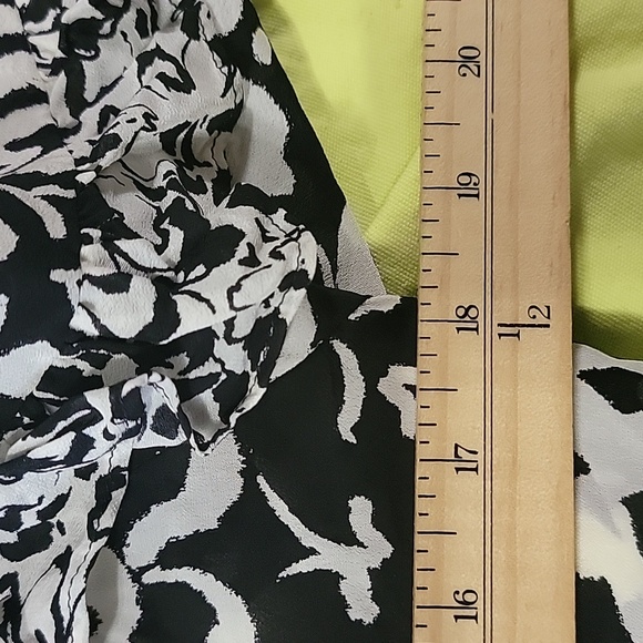 New Shoshanna Cardinale V-neck Floral Blouse Ruffled Sleeves Anthropologie - Picture 8 of 9